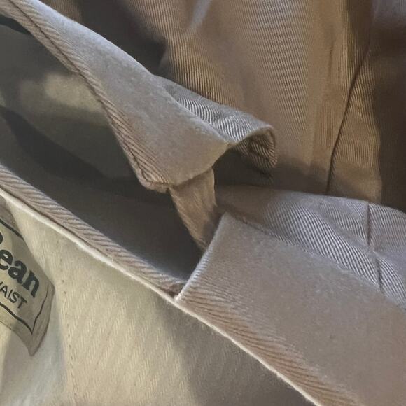 L.L. Bean Comfort Waist  Dress pant men’s 42x32 khaki pleated - Picture 6 of 7